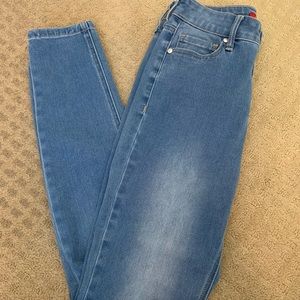 Guess Tahiana Light Wash Skinny Jeans
